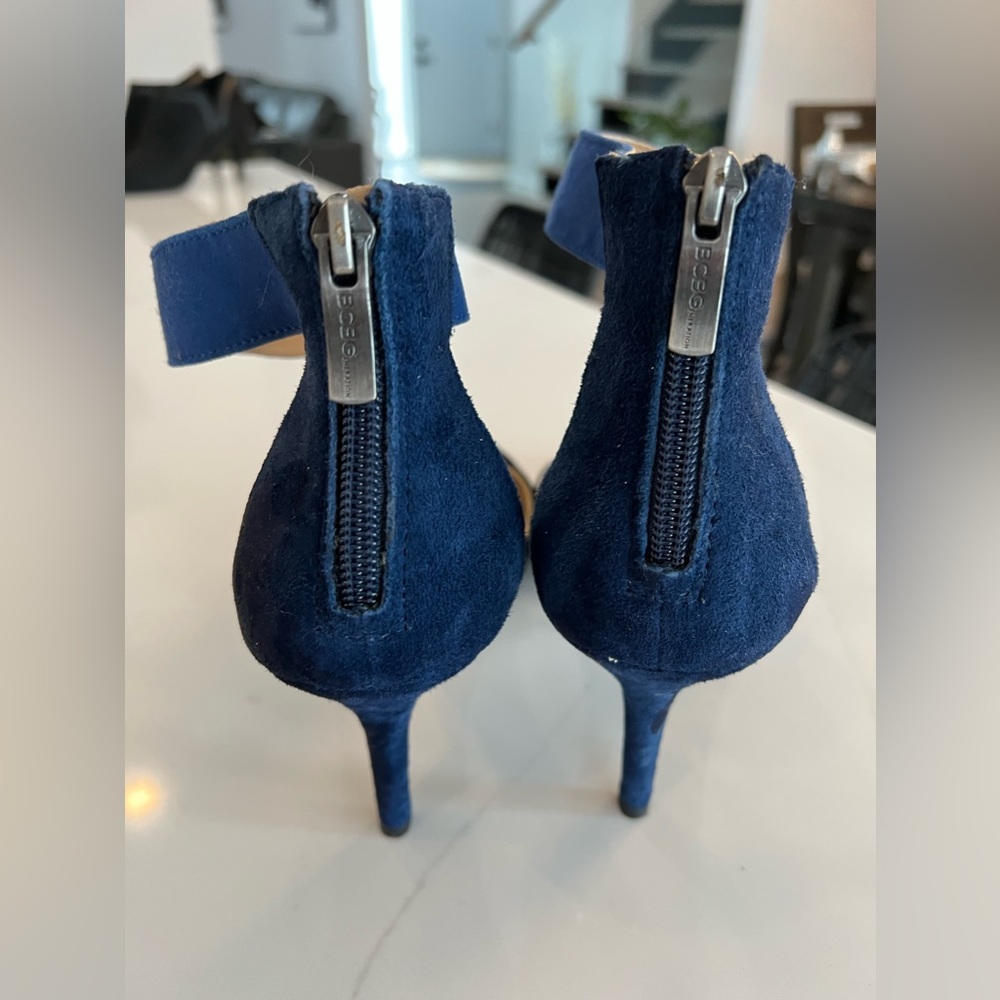 Tri-Colored BCBG shoes - Picture 5 of 5